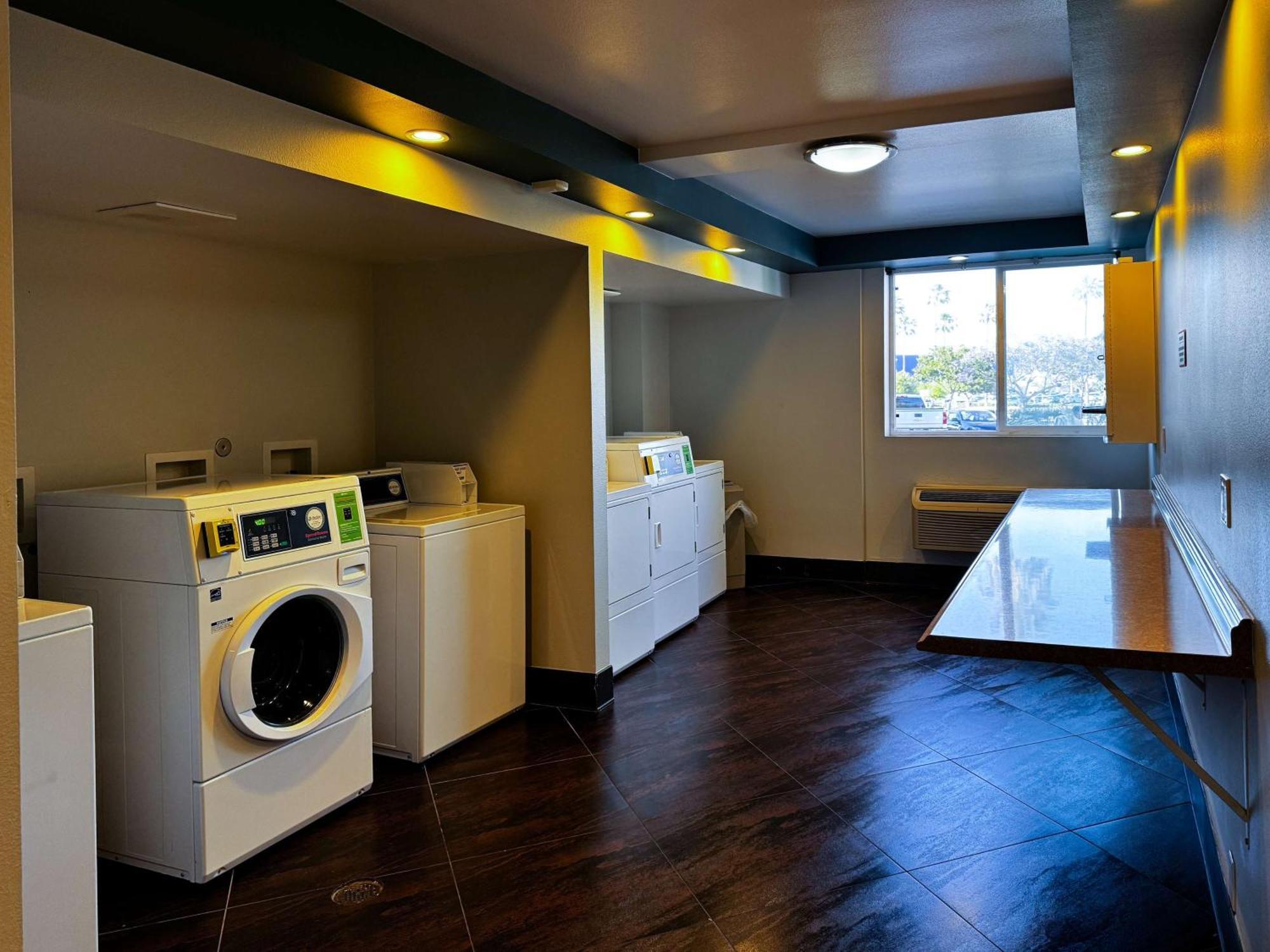 Studio 6 Suites Carson, Ca Екстериор снимка